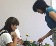 �ʐ^�F�t�����[�f�U�C����N���X�̗l�q